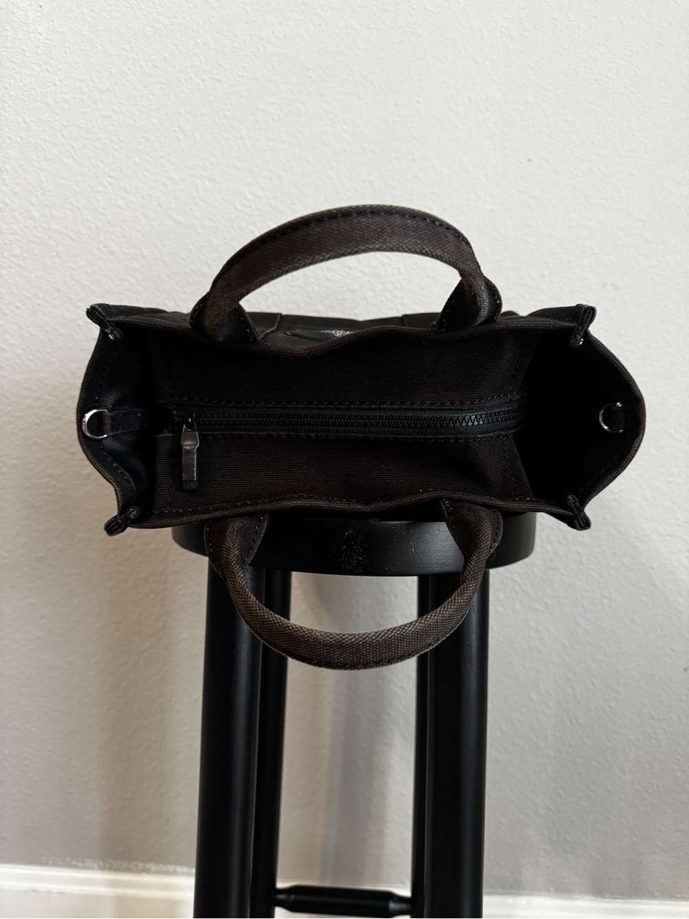 Marc Jacobs “The Tote Bag” Black Small Canvas - Picture 6 of 9